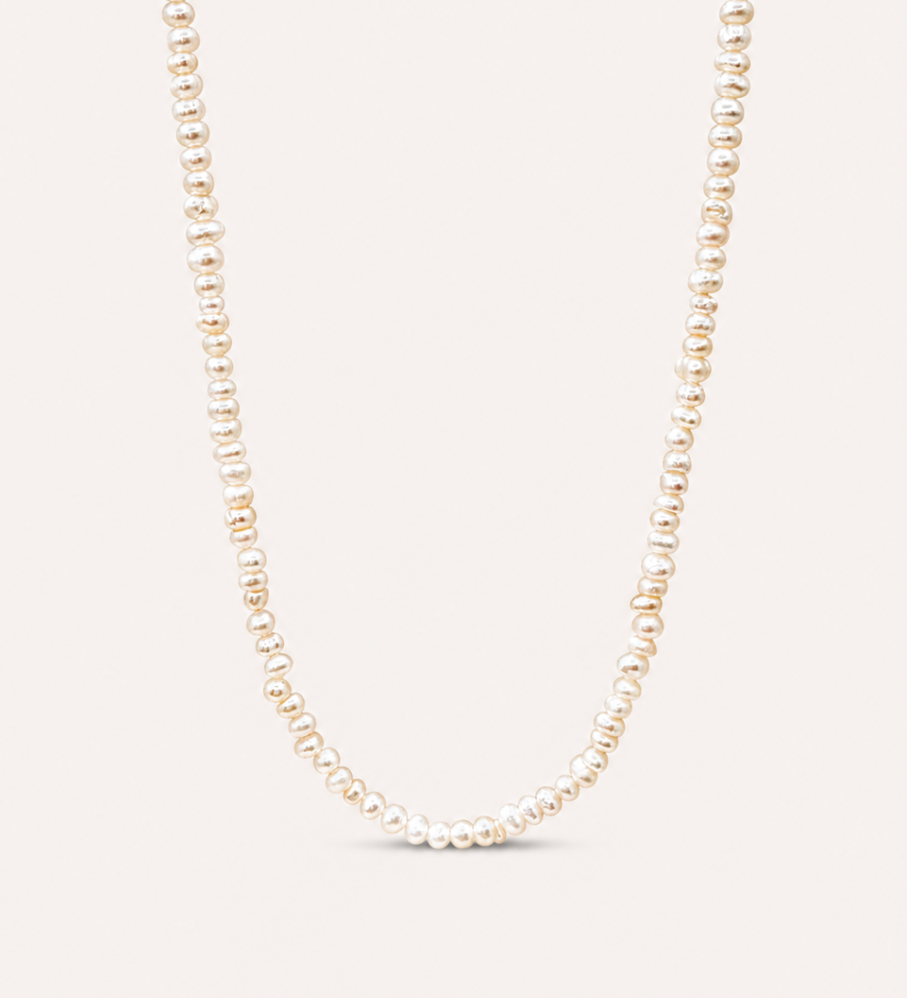 Rizo Pearl Necklace choker med äkta sötvattenpärlor och silikonlås