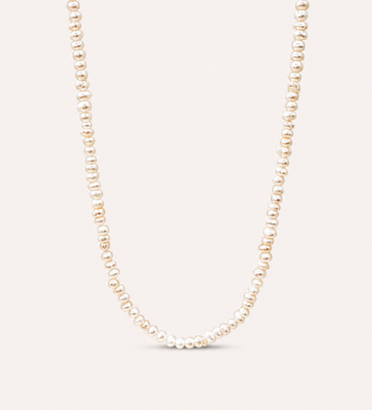 Rizo Pearl Necklace choker med äkta sötvattenpärlor och silikonlås