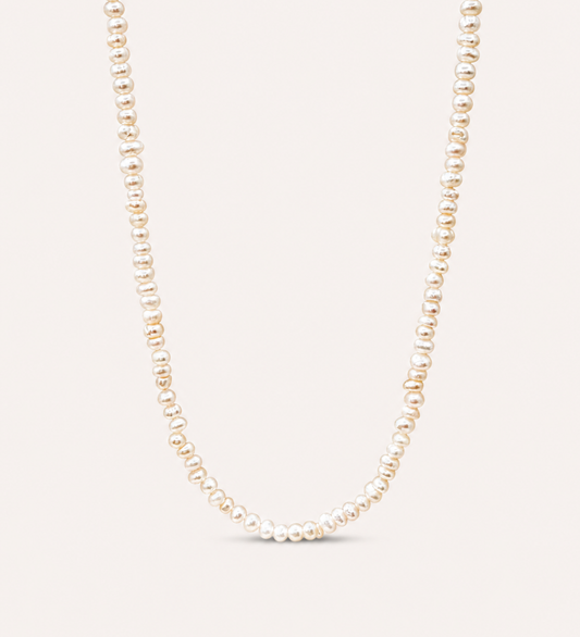 Rizo Pearl Necklace choker med äkta sötvattenpärlor och silikonlås