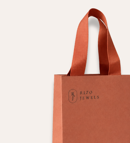 Rizo presentpåse med Rizo Jewels-logotyp för smycken och gåvor